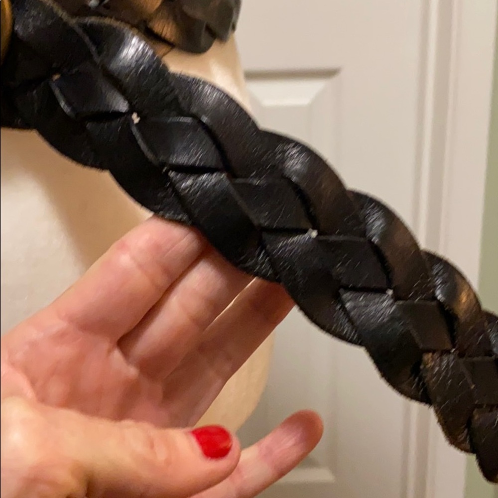 Black leather braided belt w/ brass gold hardware - Picture 3 of 4